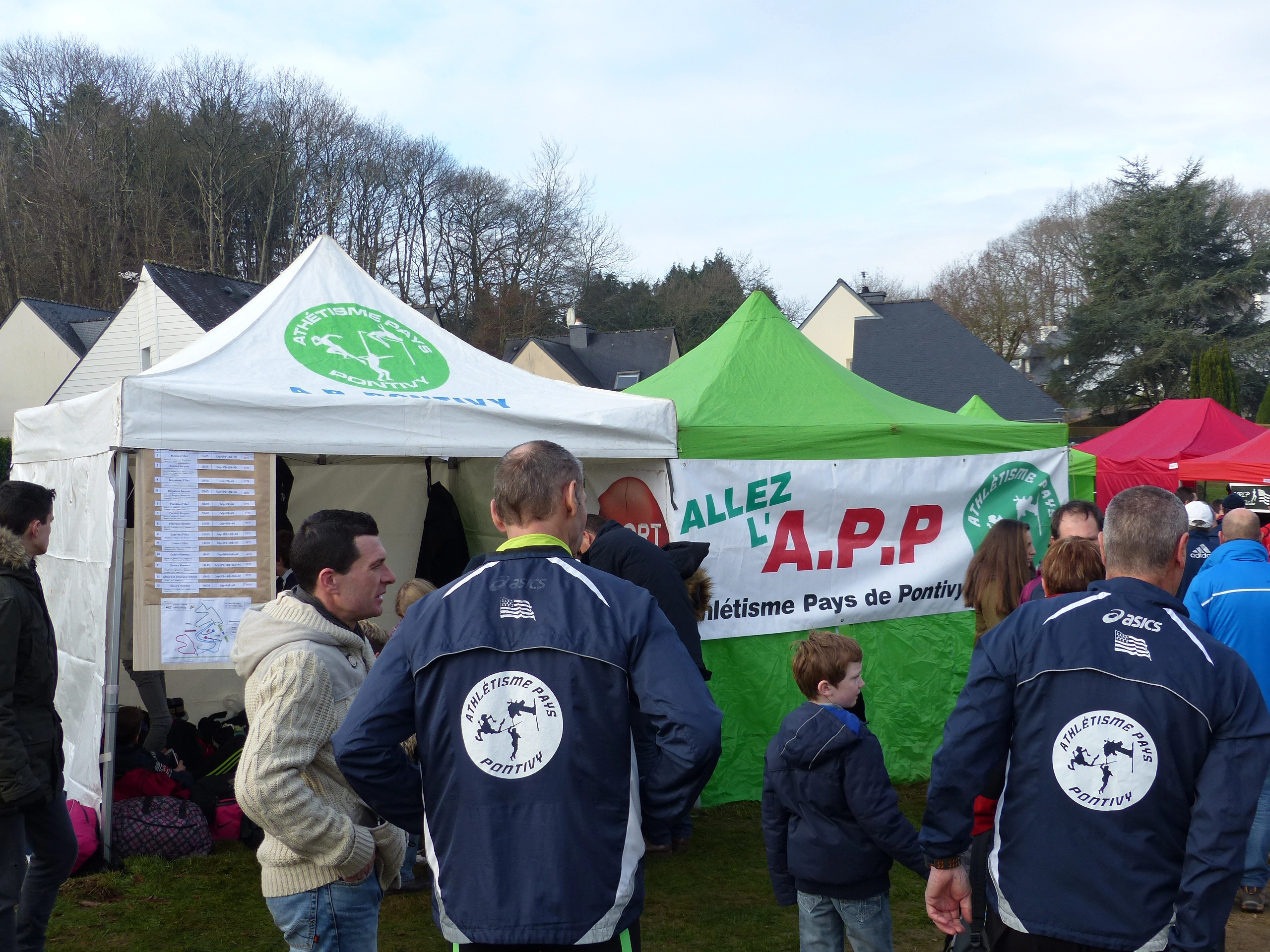 Les tentes du club club Athletisme Pays de Pontivy