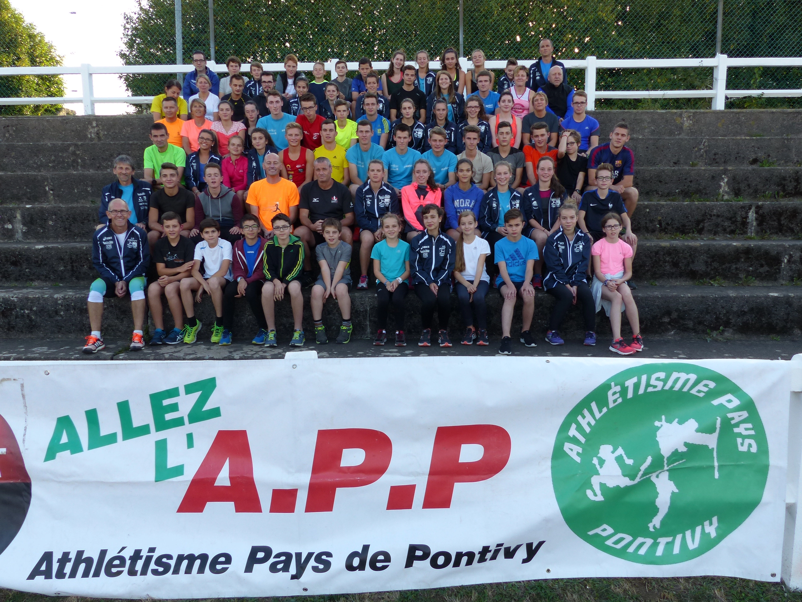 Photo de groupe club Athletisme Pays de Pontivy